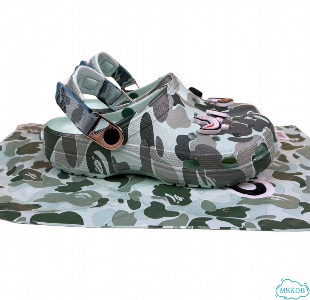 Crocs x bape фото 5