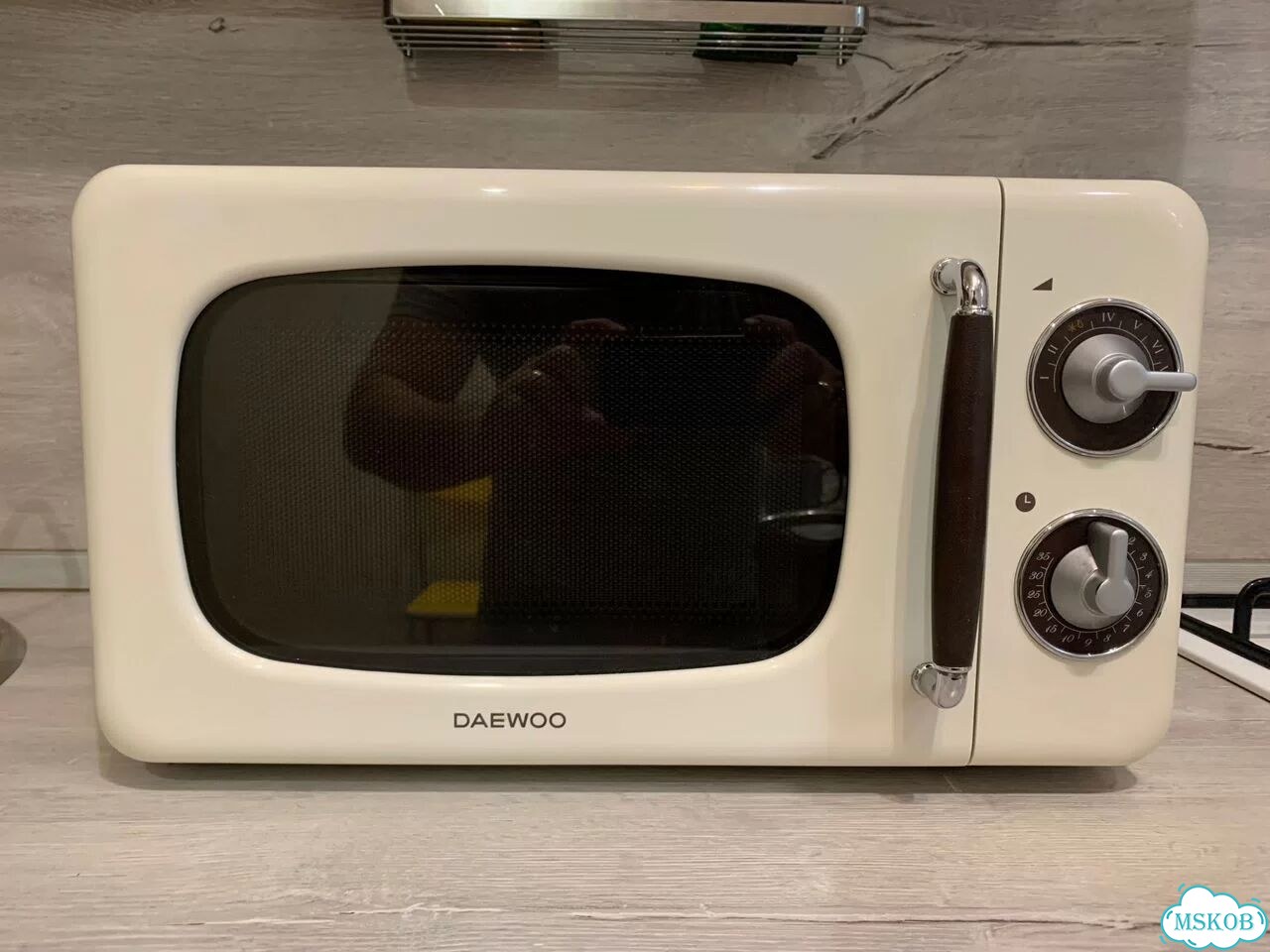 Микроволновка. daewoo. 20 л 700В. Рабочая фото 1