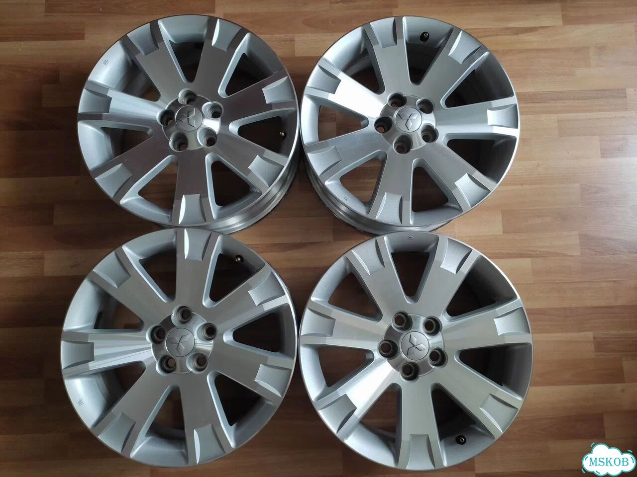 Диски r18 на Mitsubishi фото 1