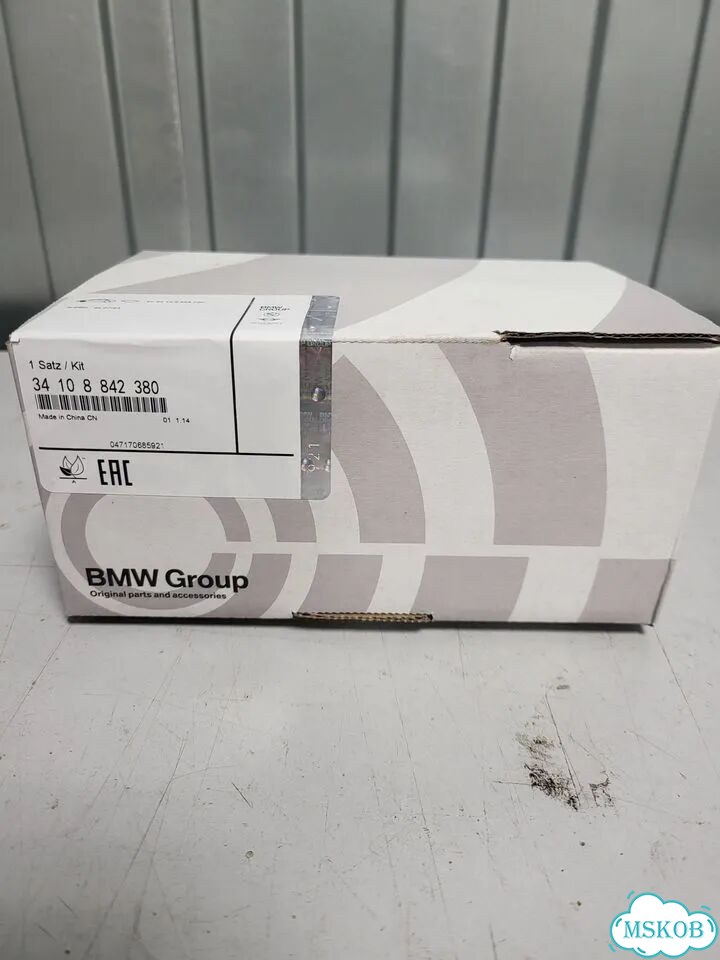 Колодки тормозные BMW G60/G70 34108842380 фото 1