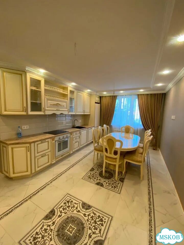 3-к. квартира, 76 м², 8/17 эт. фото 2