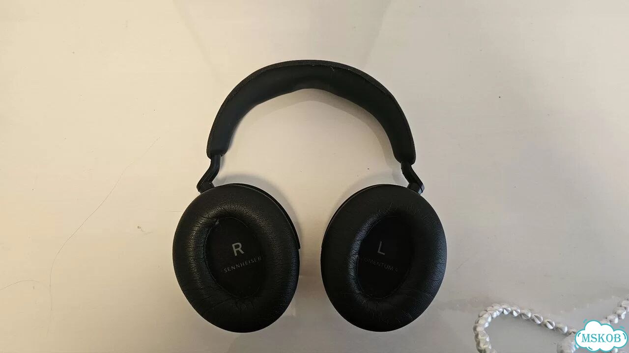 Наушники Sennheiser Momentum 4 Wireless фото 2