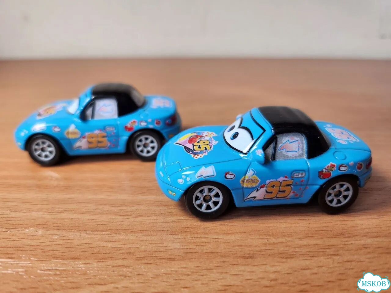 Тачки Cars Dinoco Mia Tia фото 2