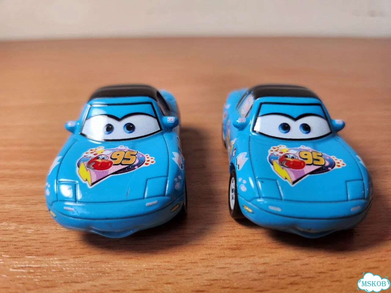 Тачки Cars Dinoco Mia Tia фото 3