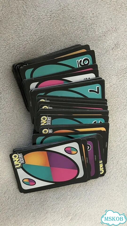 Uno Flip игра фото 1