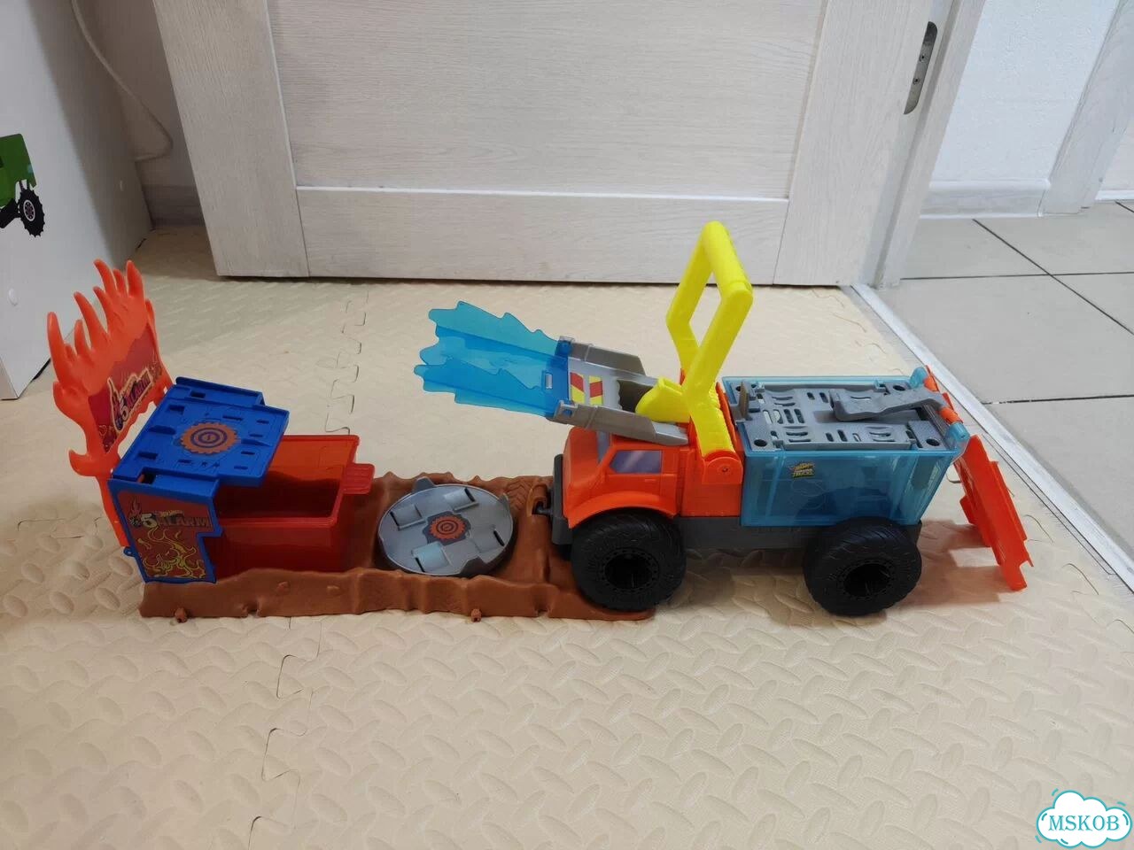 Трек Hot Wheels Пожарное спасение Монстр Трак фото 1