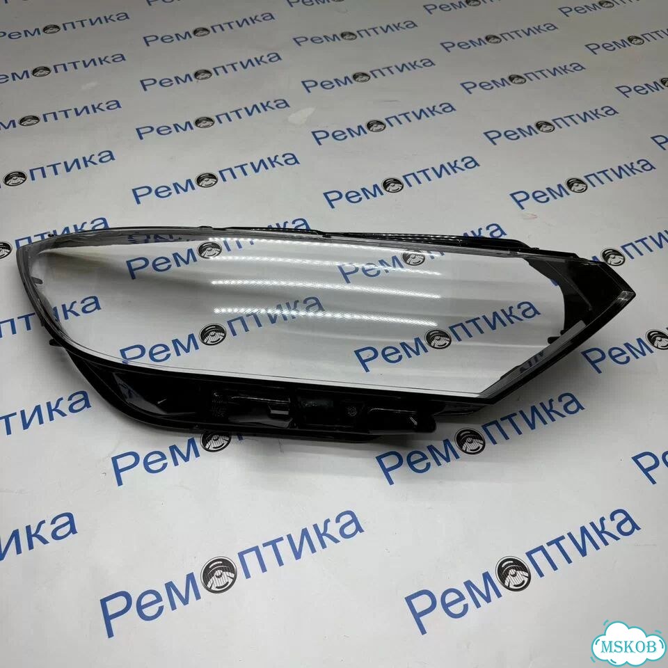 Стекло правой фары Volkswagen Passat B8 15-20 LED фото 1