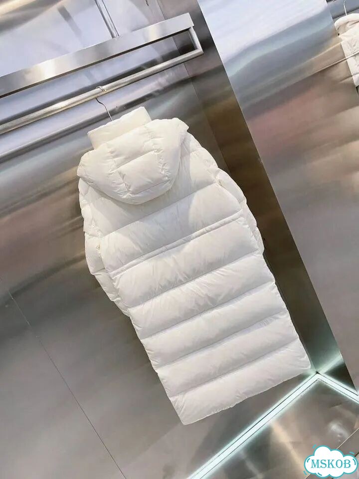 Moncler Cavettaz Hooded Long Down пуховик женский фото 3