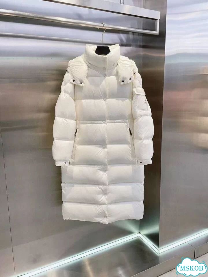 Moncler Cavettaz Hooded Long Down пуховик женский фото 8