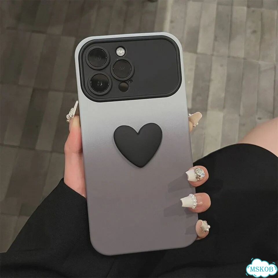 Серый чехол для iPhone 14Plus с сердцем фото 1