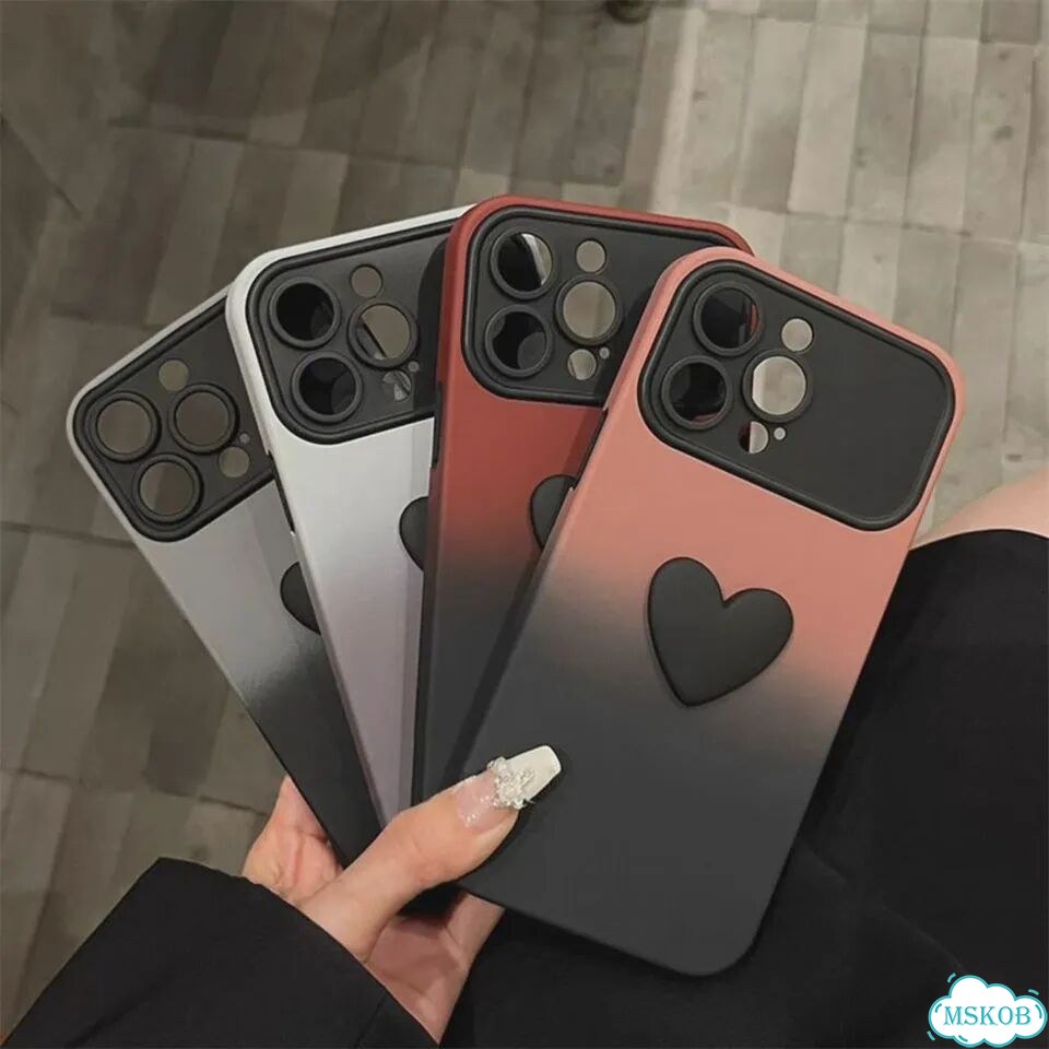 Серый чехол для iPhone 14Plus с сердцем фото 3