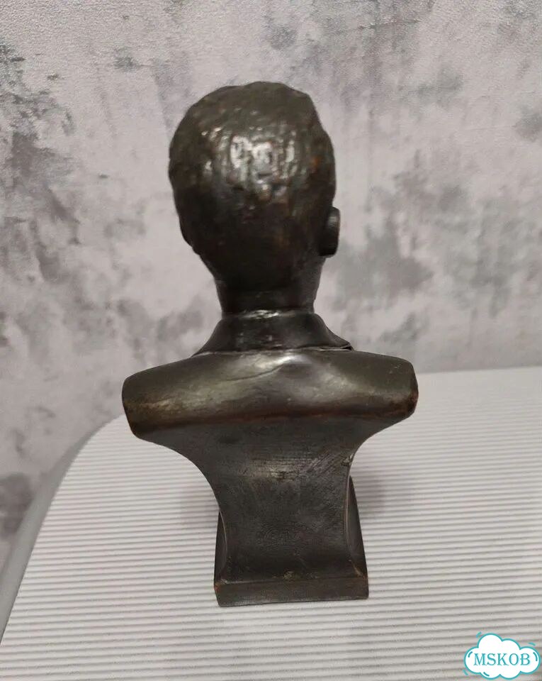 Бюст М.Горький, шпиатр, литьё, СССР, 1949 год фото 3