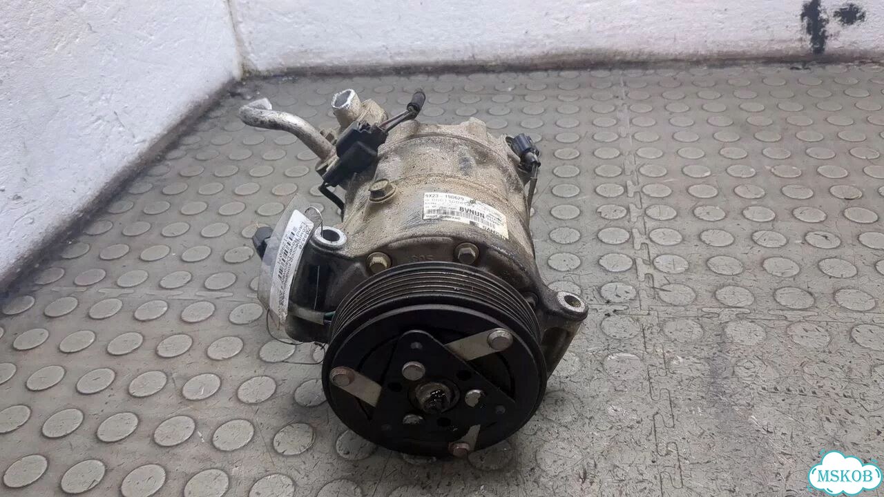 Компрессор кондиционера Land Rover Discovery 4 фото 2