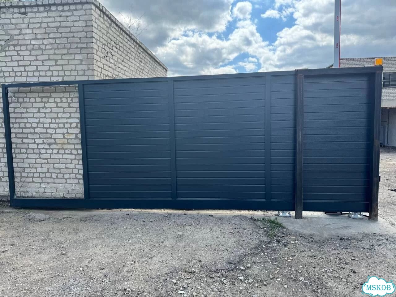 Откатные ворота с калиткой фото 6