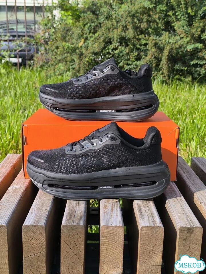 Кроссовки беговые Nike Vomero Premium мужские фото 1