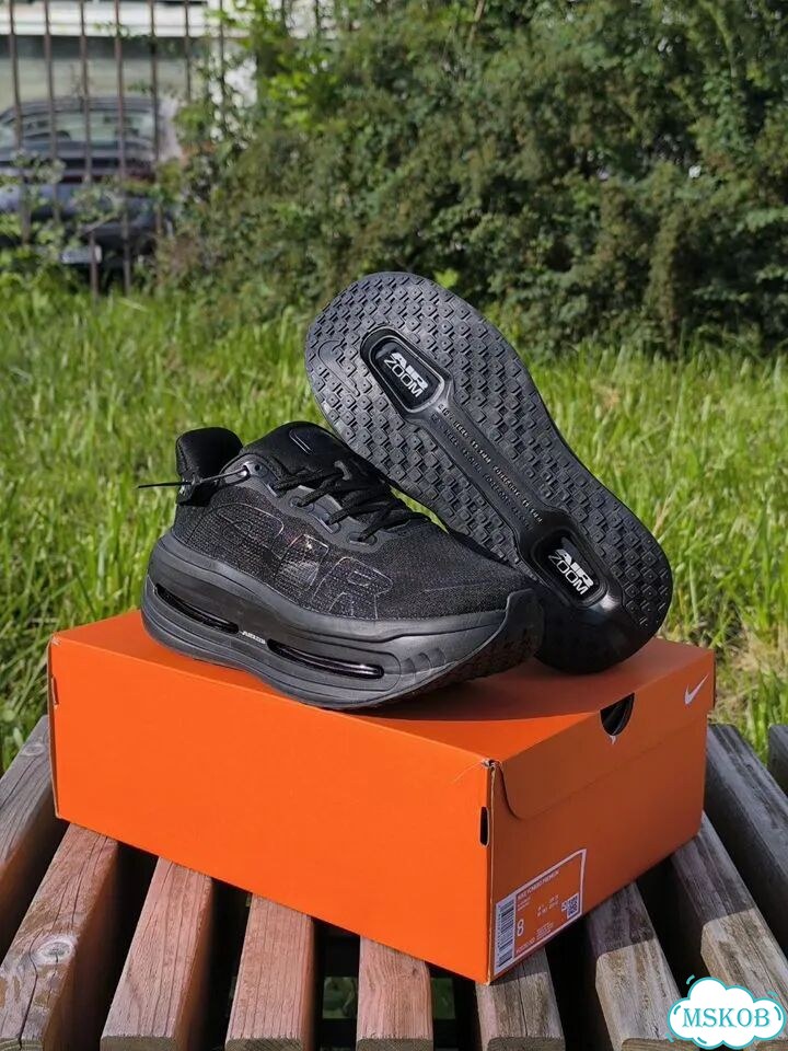 Кроссовки беговые Nike Vomero Premium мужские фото 5