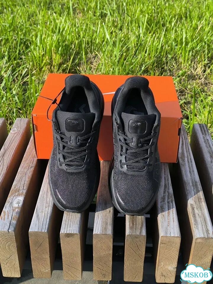Кроссовки беговые Nike Vomero Premium мужские фото 8