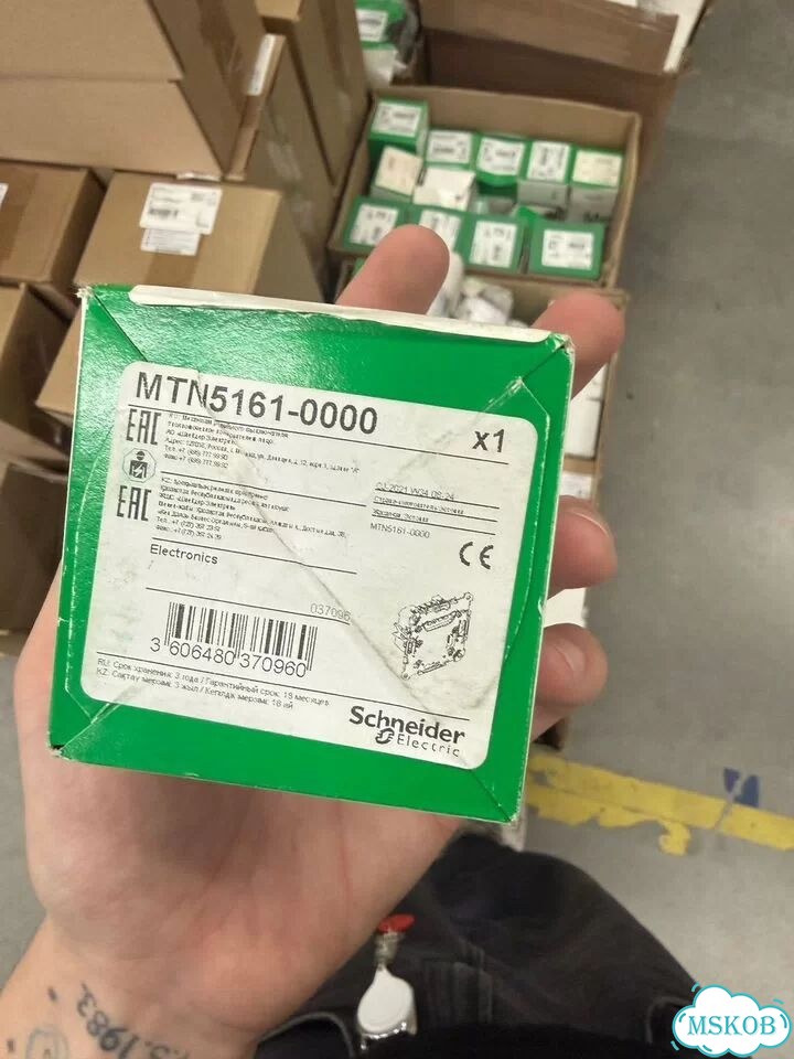 Механизм релейного выключателя Schneider Electric фото 1