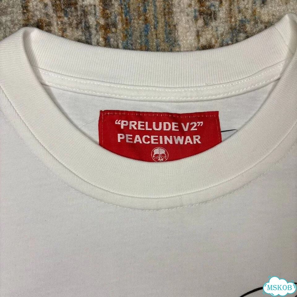 Футболка Peace In War на руках фото 5