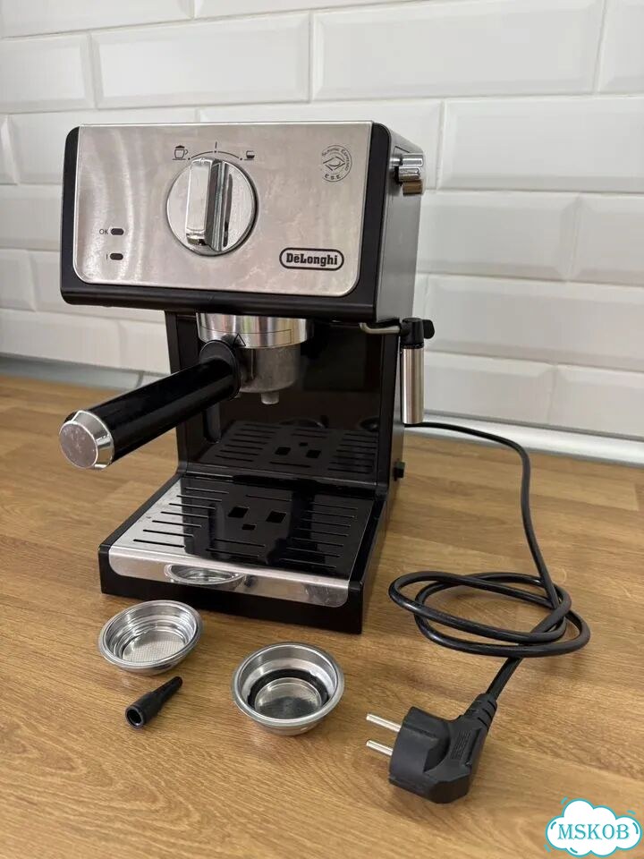 Кофеварка рожкового типа DeLonghi ECP33.21.BK фото 1