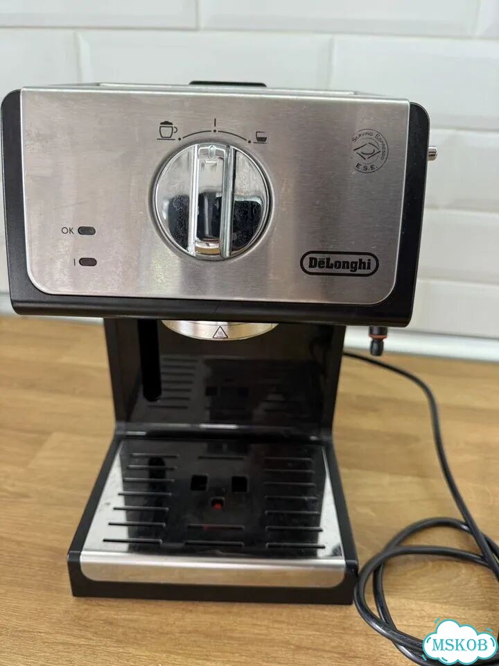 Кофеварка рожкового типа DeLonghi ECP33.21.BK фото 2