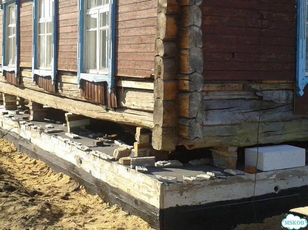 Ремонт домов. Замена венцов. Подъем дома фото 9