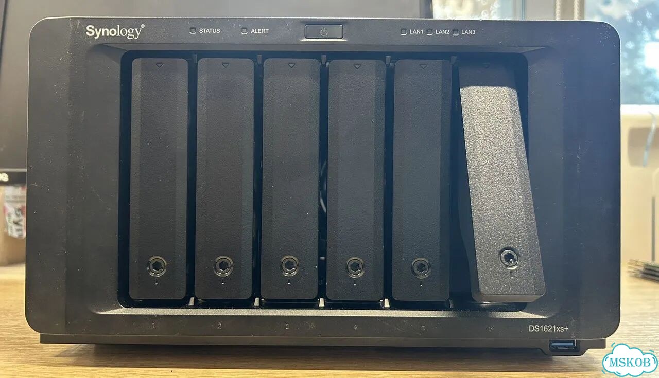 Сетевой накопитель Synology DS1621xs+ NAS сервер фото 1