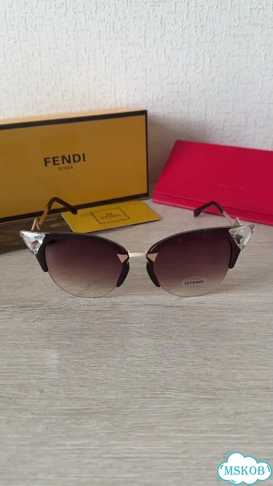 Солнцезащитные очки fendi новые фенди фото 1