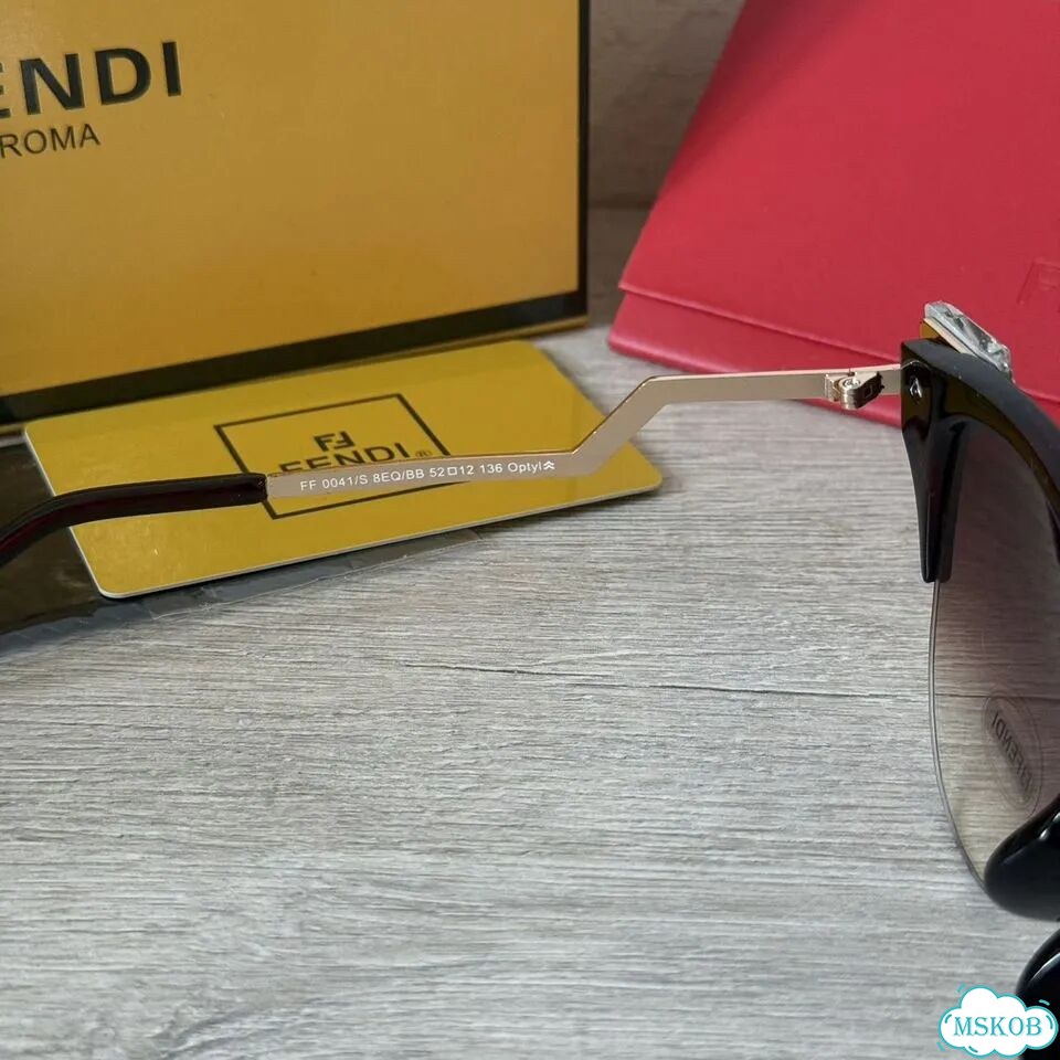Солнцезащитные очки fendi новые фенди фото 10