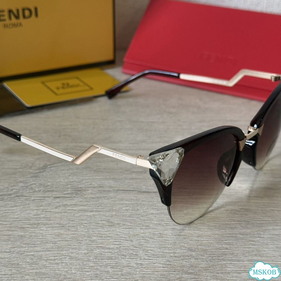 Солнцезащитные очки fendi новые фенди фото 11