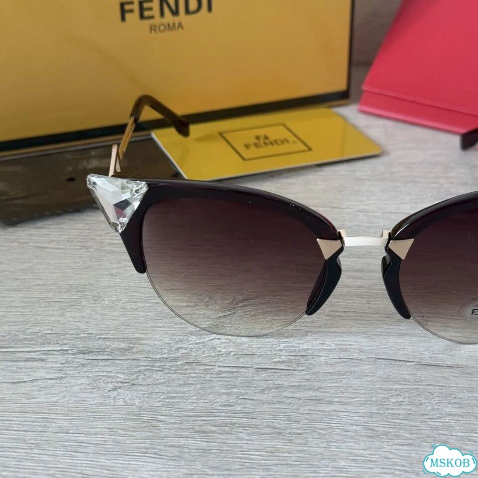 Солнцезащитные очки fendi новые фенди фото 3