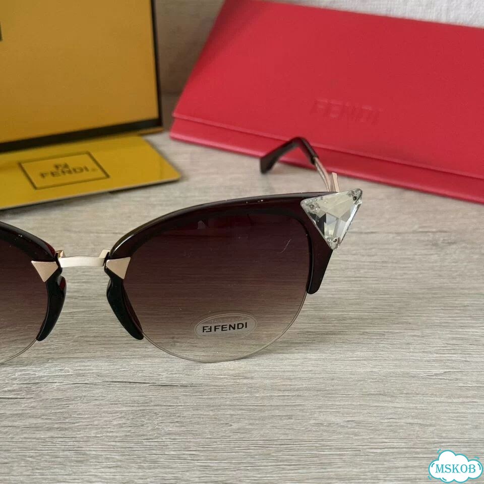 Солнцезащитные очки fendi новые фенди фото 4