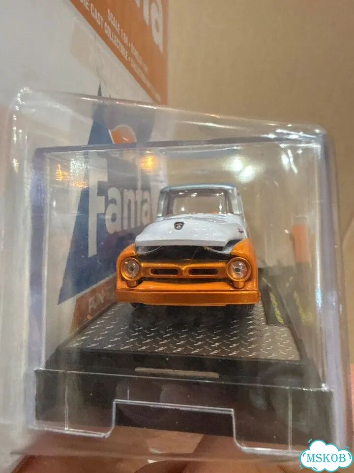 M2 Machines 1956 Ford F-100 Truck (Chase 750шт) фото 4