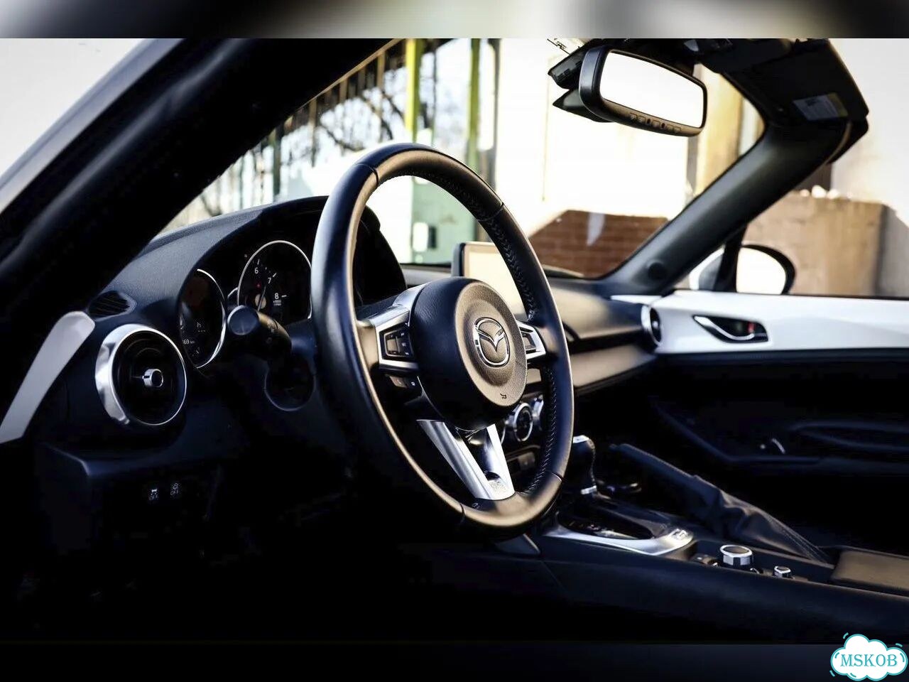 Кабриолет Mazda MX-5 Miata для поездок и съемок фото 4