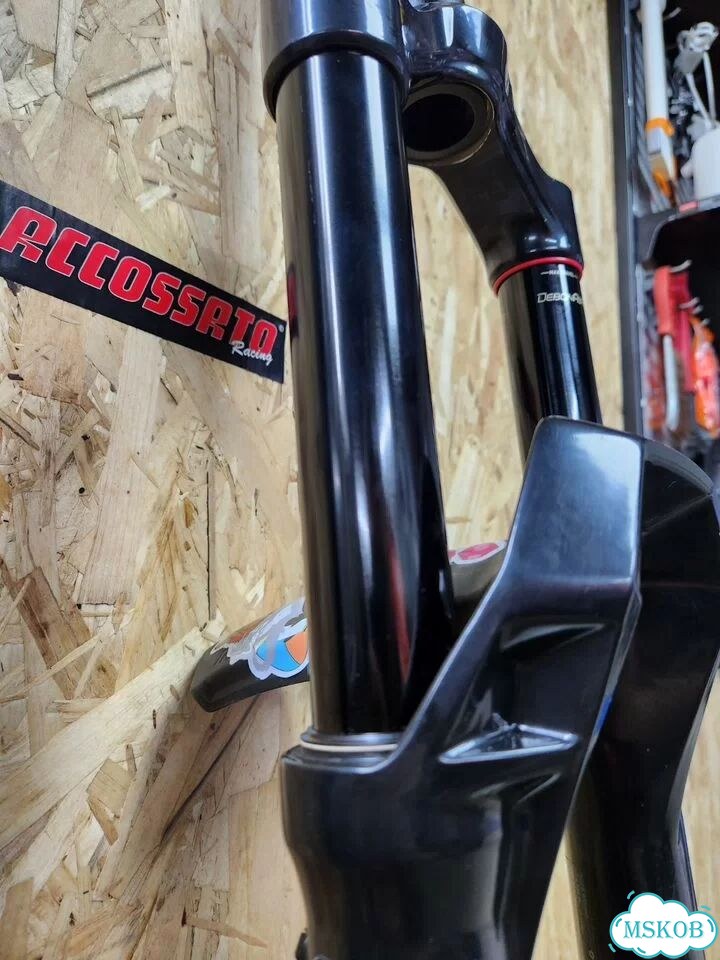 Вилка Rock Shox Zeb Ultimate 29 170мм фото 2