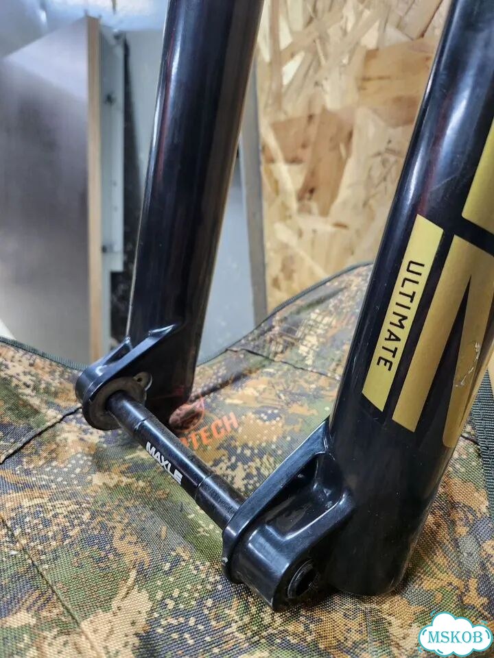 Вилка Rock Shox Zeb Ultimate 29 170мм фото 9