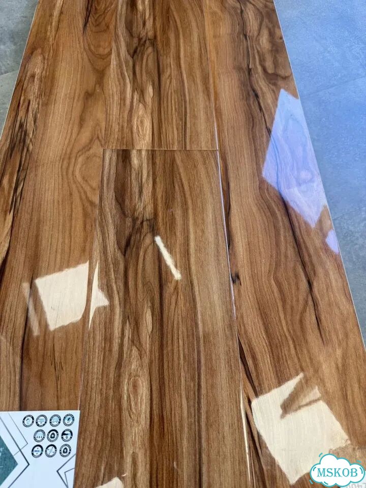 Глянцевый ламинат Mostflooring фото 10