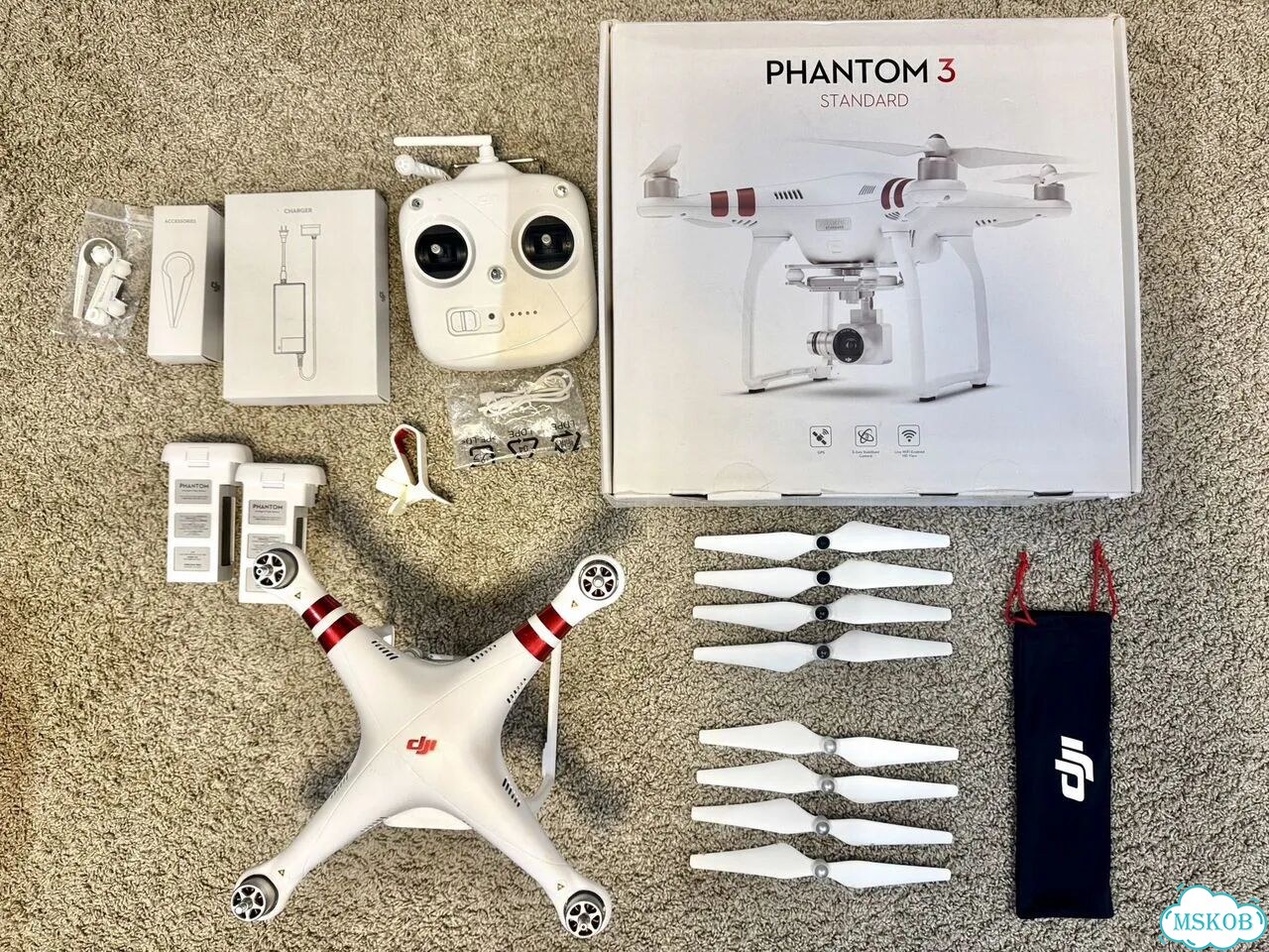 Квадрокоптер DJI Phantom 3 фото 1