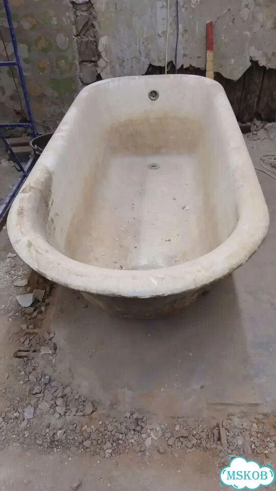 Продам ванну старинную чугунную на львиных ножках фото 1