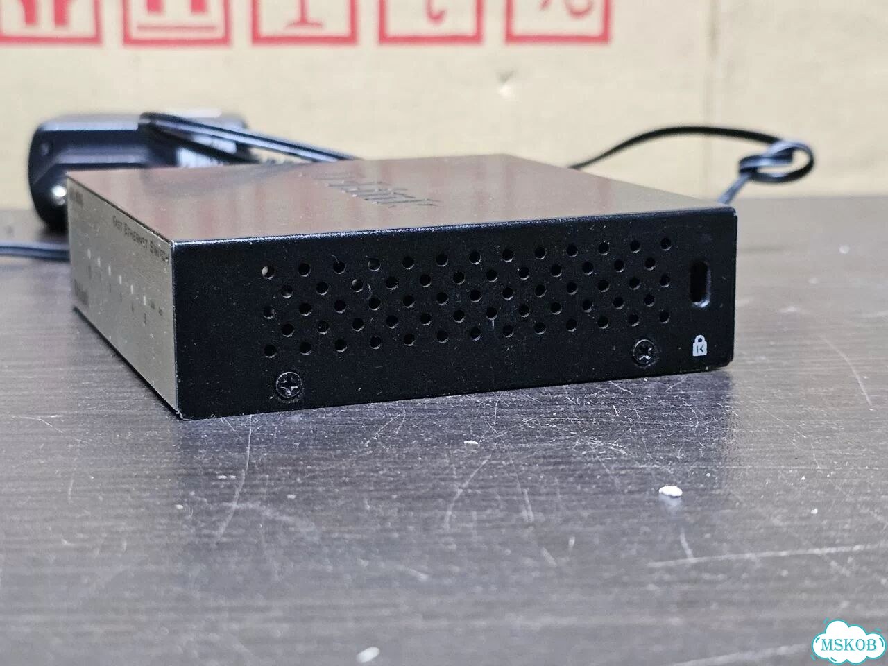 Коммутатор D-Link DES-1005D, 5-порт Fast Ethernet фото 2
