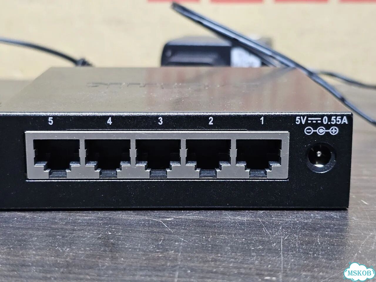 Коммутатор D-Link DES-1005D, 5-порт Fast Ethernet фото 3