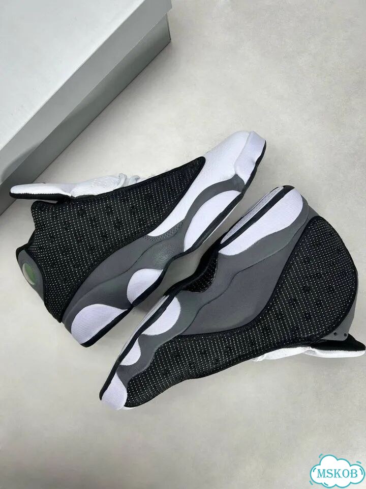 Кроссовки Nike Air Jordan 13 Retro фото 7