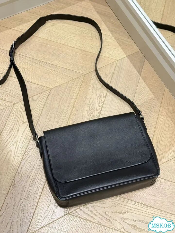 Сумка через плечо Louis Vuitton фото 1