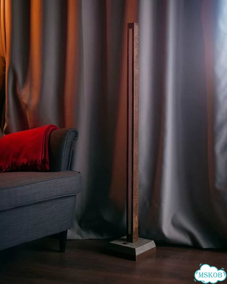 Светильник на пол из дуба и бетона фото 5