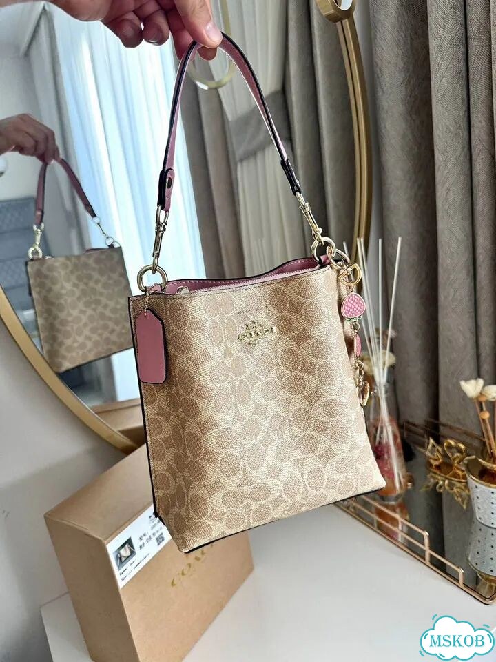 Сумка 2026 женская Coach бежевая мини фото 2