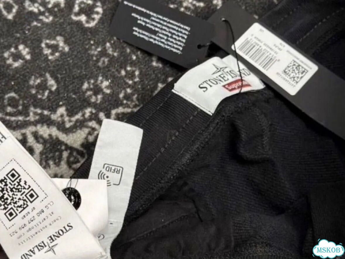 Шорты stone island x supreme белые фото 8