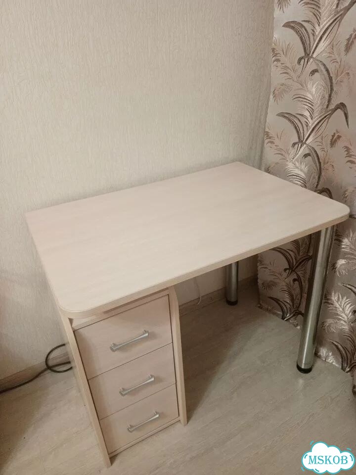 Письменный стол для школьника фото 1