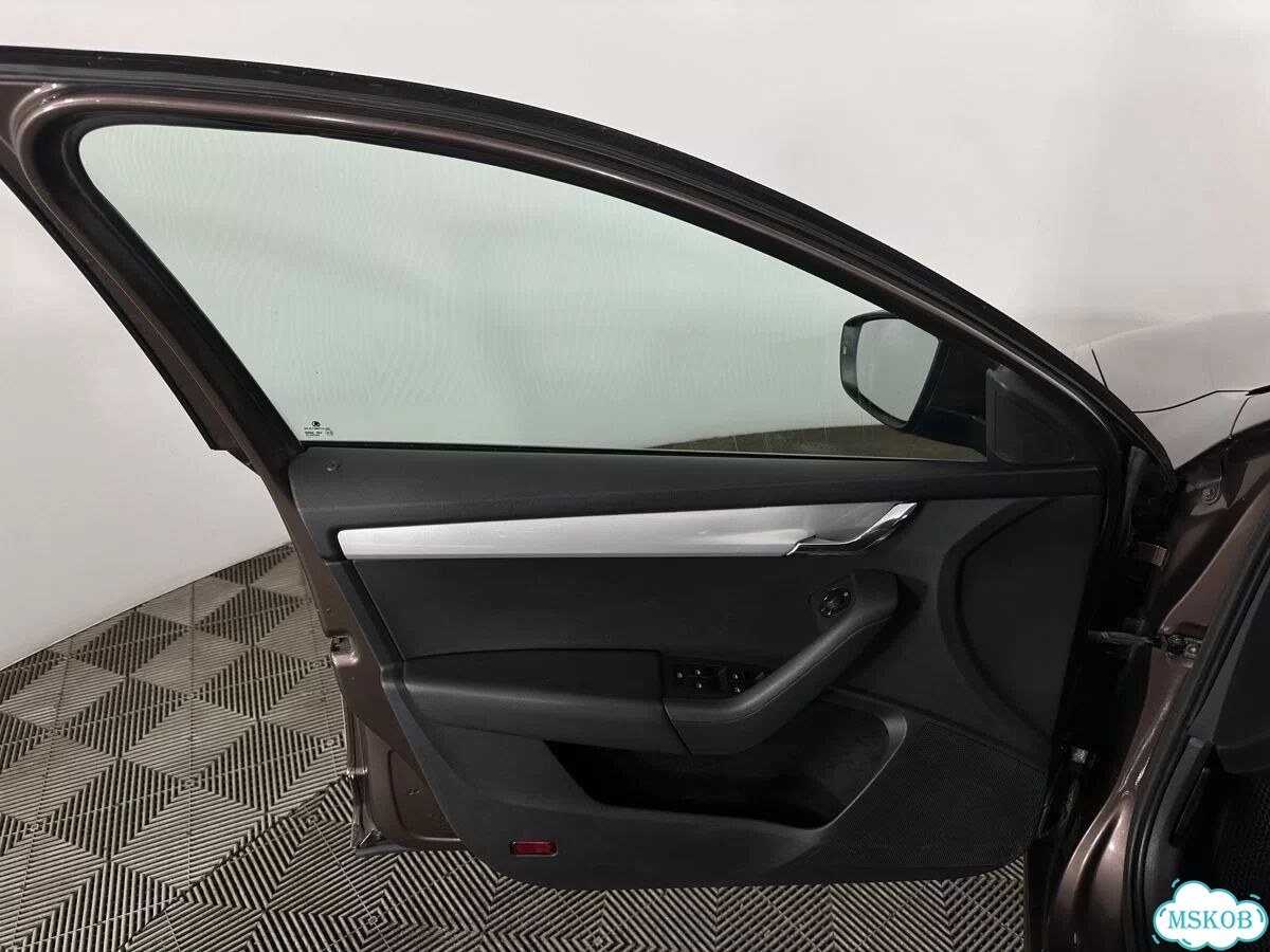 Skoda Octavia 1.8 MT, 2015, 252 569 км фото 8