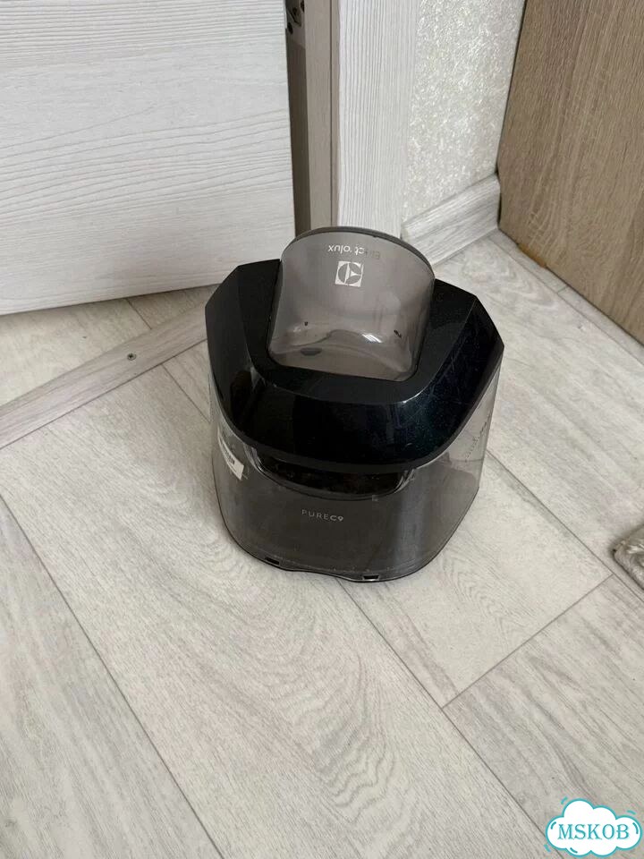 Контейнер для пылесоса Electrolux PC91-H6STM фото 1