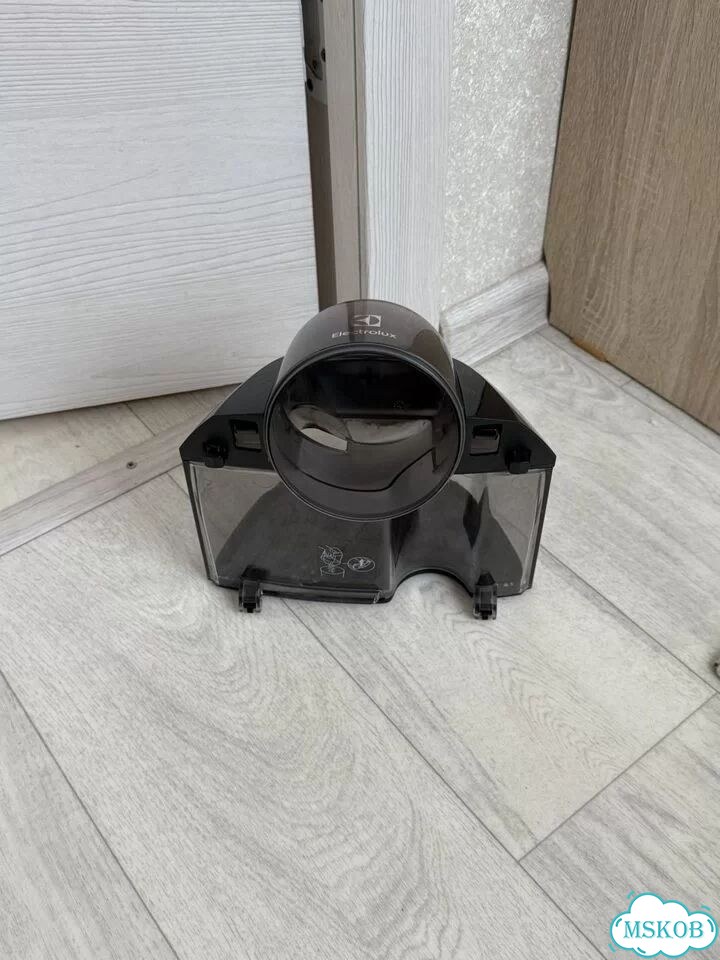 Контейнер для пылесоса Electrolux PC91-H6STM фото 2